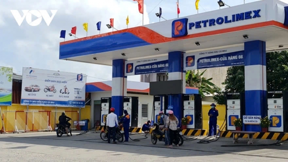 Petrol prices on upward trajectory, exceed VND21,300 per litre